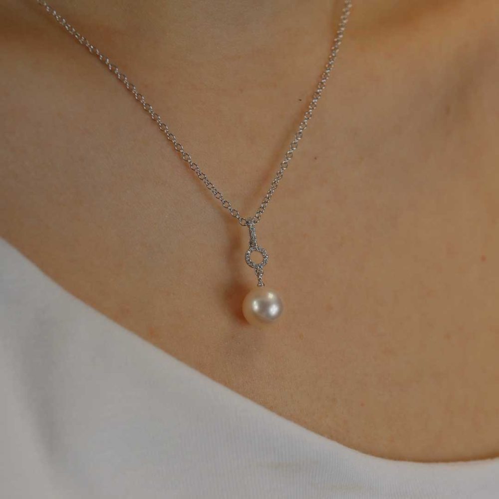 Cultured Pearl and Diamond Pendant By Heidi Kjeldsen Jewellery P861 model