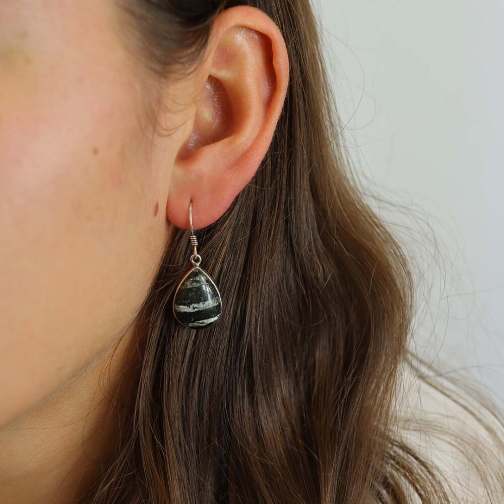 Naja chrysolite Drop Earrings Heidi Kjeldsen Jewellery ER2341 model