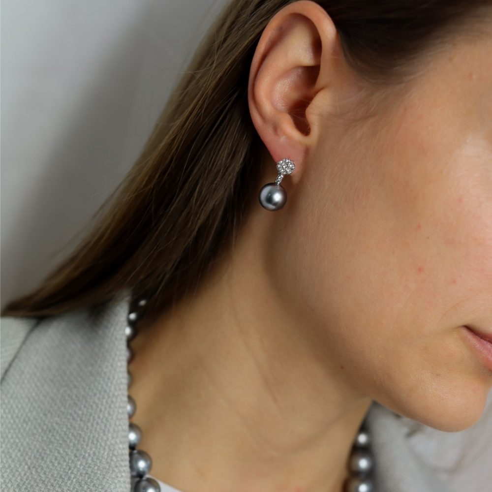 Grey Tahitian Pearl and Diamond earrings and necklace By Heidi Kjeldsen jewellery ER4741 NL1275 Model