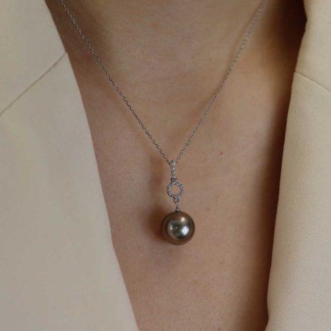 Tahitian Pearl and Diamond Pendant By Heidi Kjeldsen Jewellery P888 model