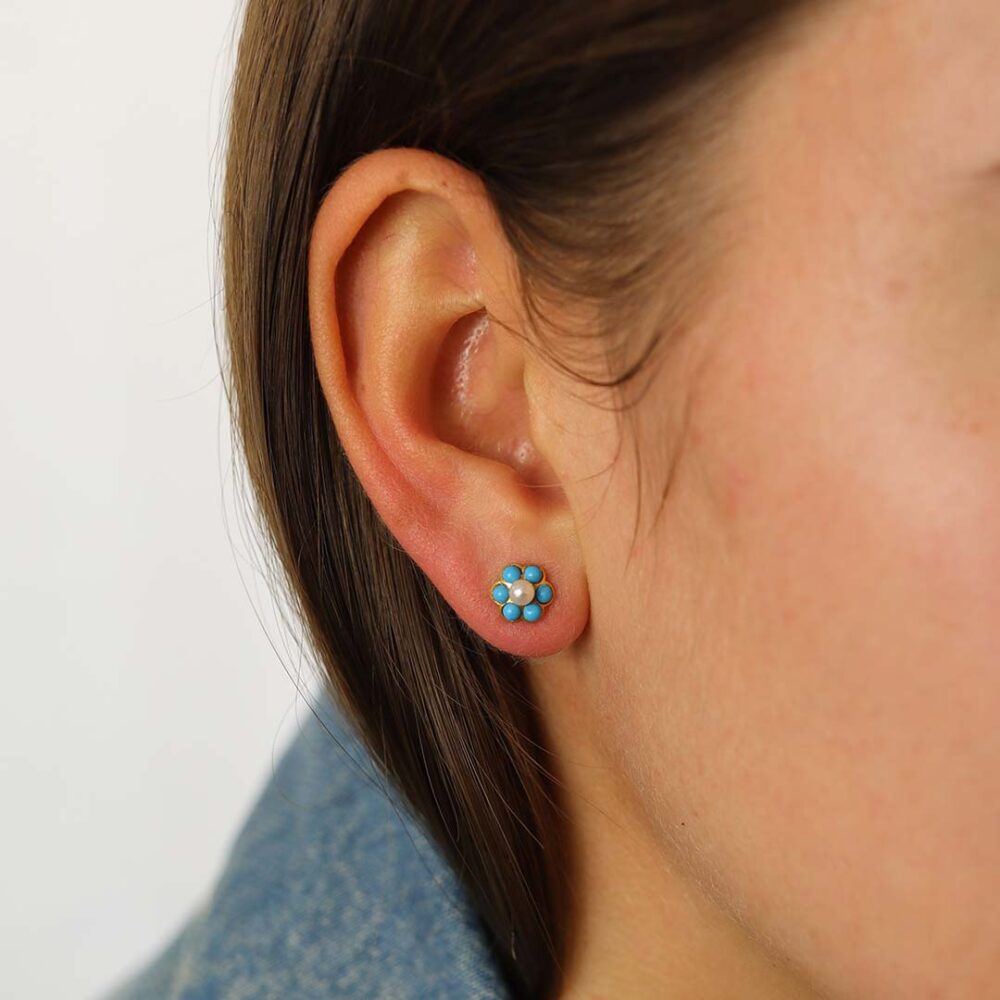 Heidi Kjeldsen Jewellery Turquoise Pearl Flower Earrings ER2571 model
