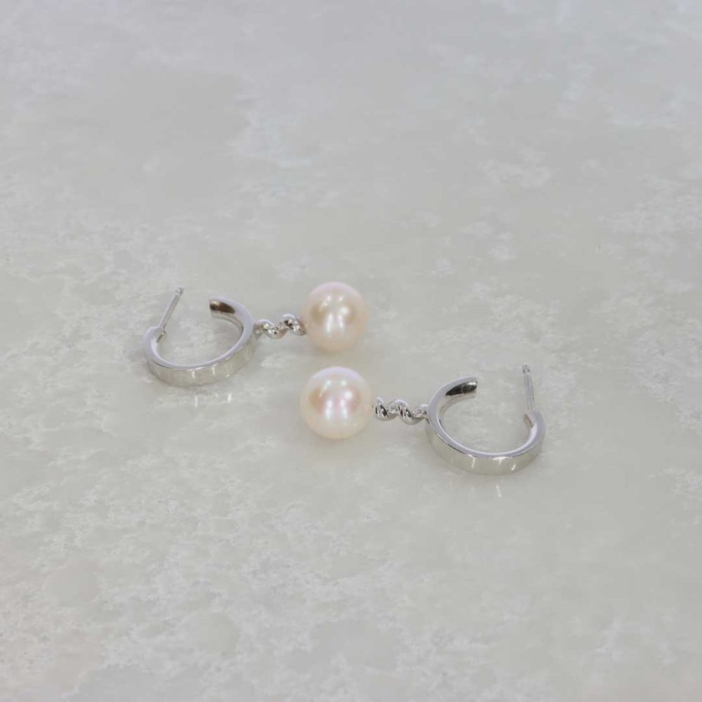 Pearl drop earrings Heidi Kjeldsen Jewellery ER1988 still