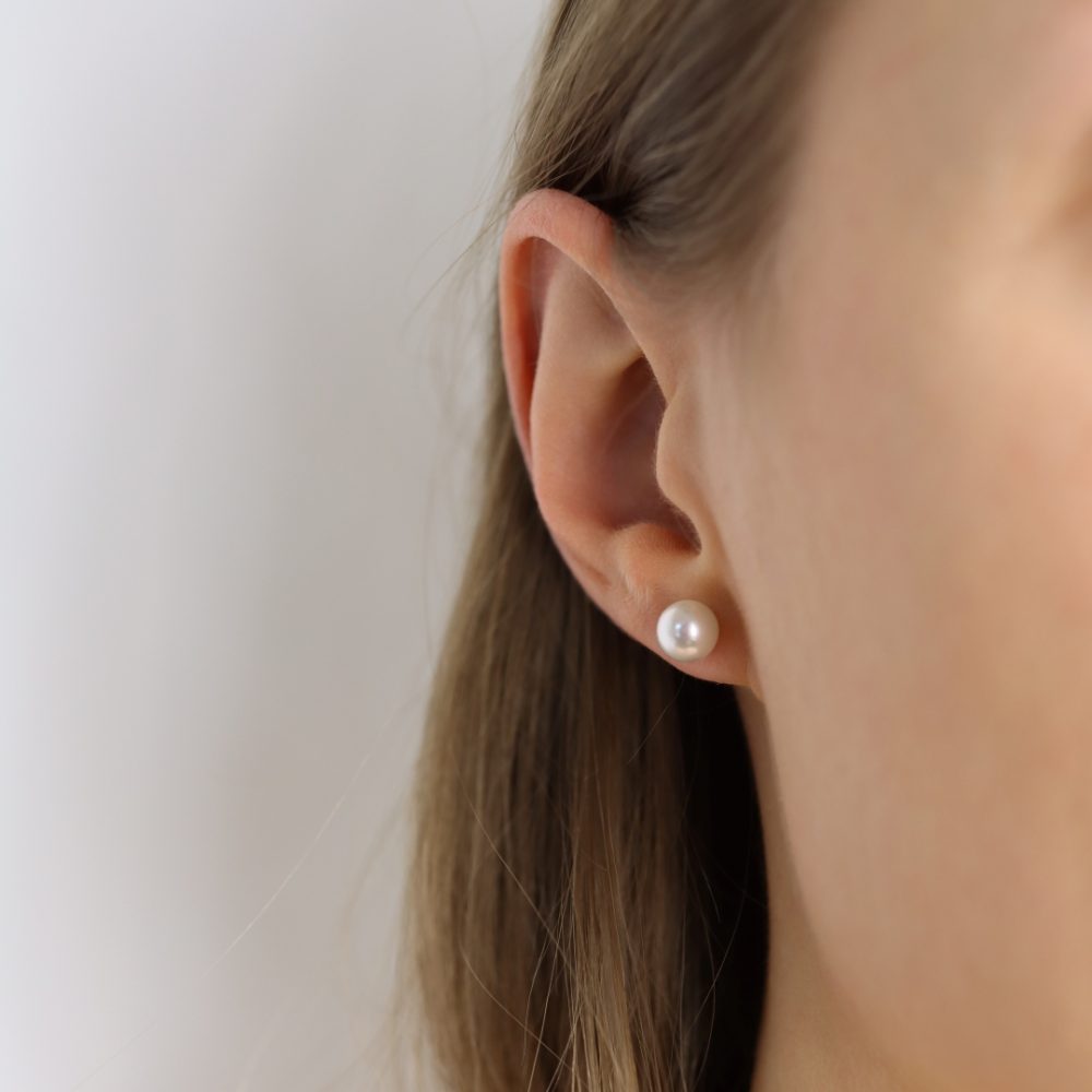 Pearl Stud Earrings ER2326 By Heidi Kjeldsen Jewellery Model 3