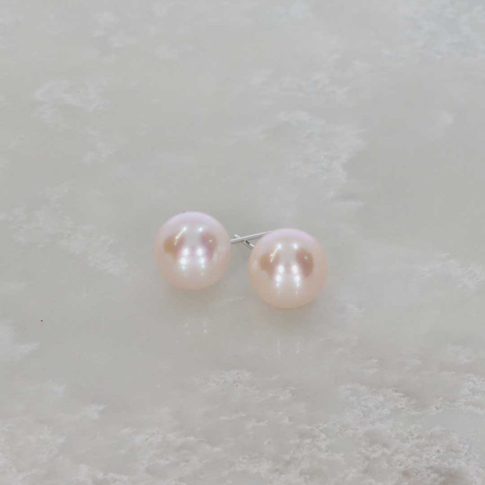 Cultured Pearl Earrings ER2622 by Heidi Kjeldsen Jewellery still