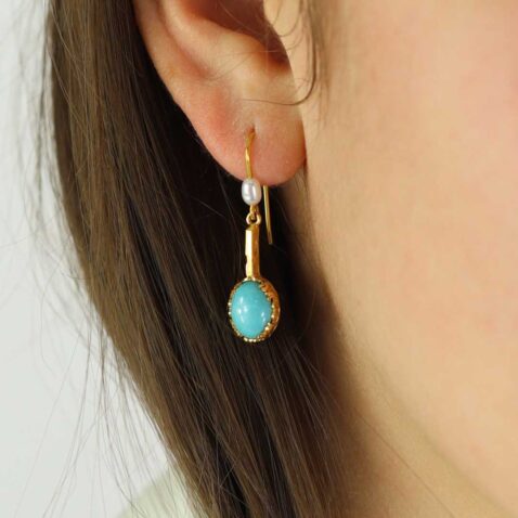 Casper Heidi Kjeldsen Jewellery Turquoise and Pearl Earrings ER4781 model3 (3)
