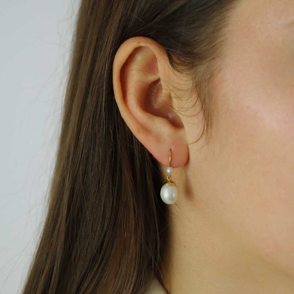 Heidi Kjeldsen Jewellery Cultured Pearl Earrings ER4685 model1