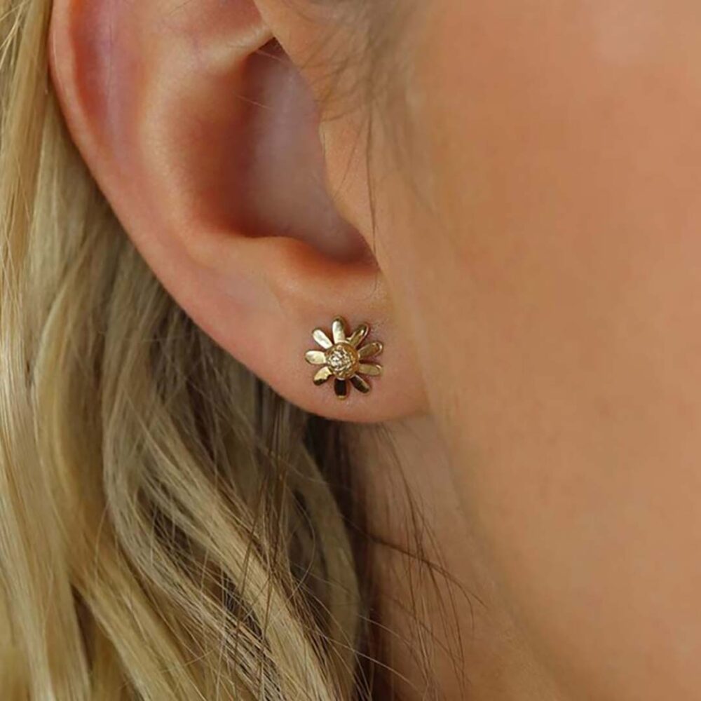 Espen Gold Daisy Earrings By Heidi Kjeldsen jewellery ER4811 Model