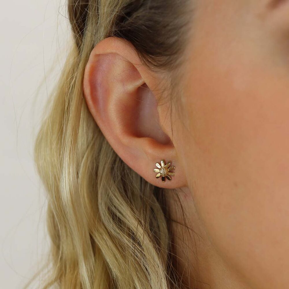 Espen Gold Daisy Earrings By Heidi Kjeldsen jewellery ER4811 Model