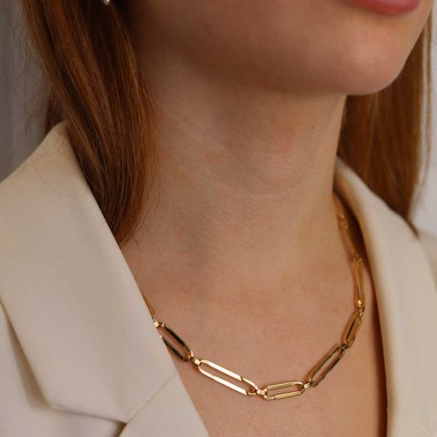Gold necklace by Heidi Kjeldsen Jewellery NL1339 Model