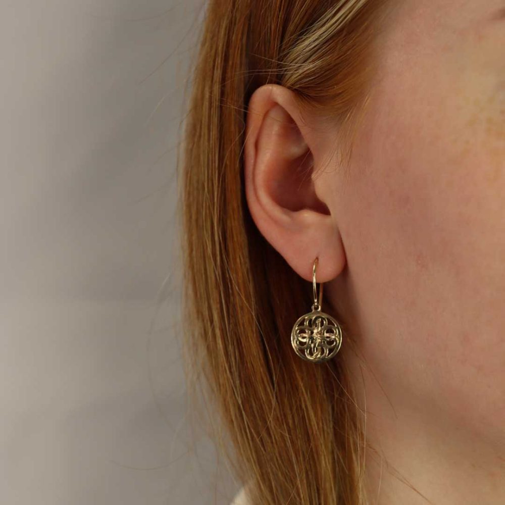 Heidi Kjeldsen Elegant Viking Love Knot Gold Earrings - ER2352-model