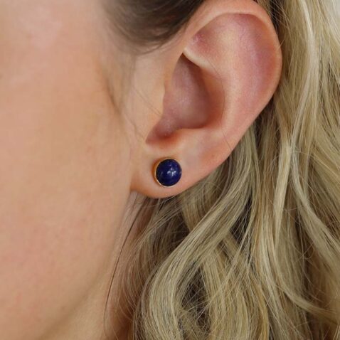 Birgit Lapis Lazuli 9ct Yellow Gold Earstuds Heidi Kjeldsen Jewellery ER2613 Model (1)