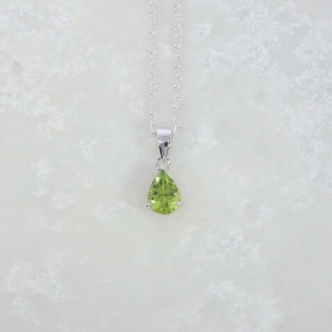 Pear-Shaped-Peridot-Pendant-Heidi-Kjeldsen-jewellery-P1605-Still
