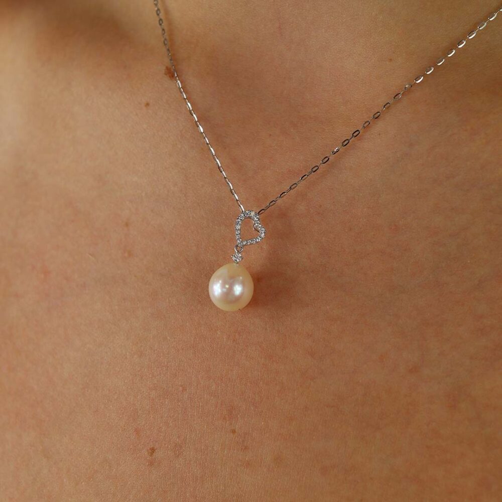 Diamond Cultured Pearl Heart Pendant heidi Kjeldsen Jewellery P1549 Model