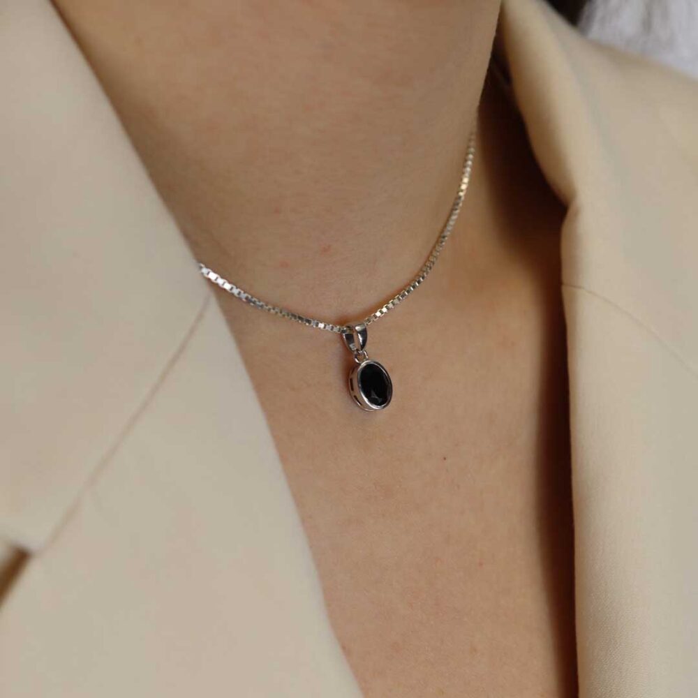Grete Black Pinel Oval Pendant By Heidi Kjeldsen Jewellery P1619 Model