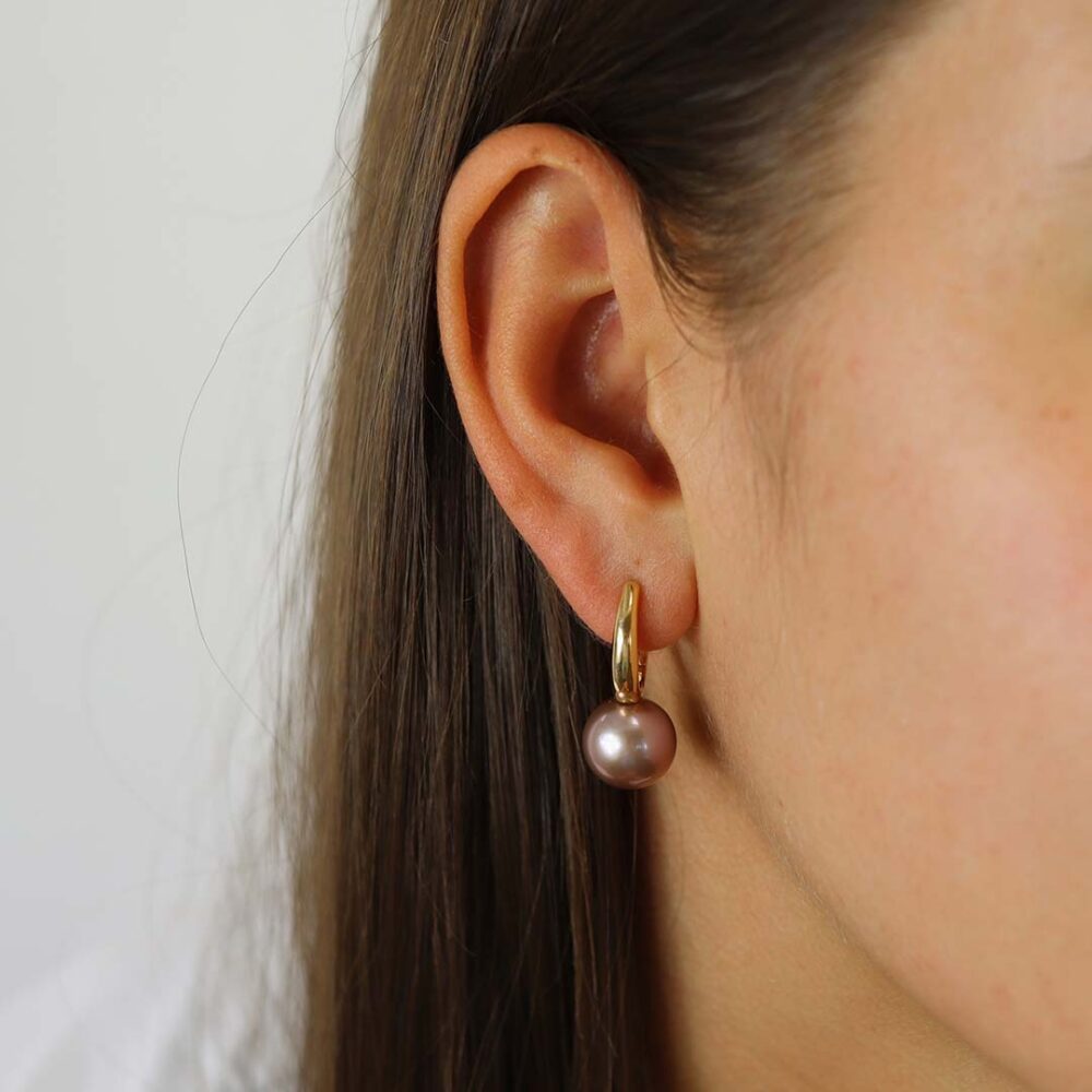 Alma Pink Pearl Gold Drop Earrings Heidi Kjeldsen Jewellery ER2627 model