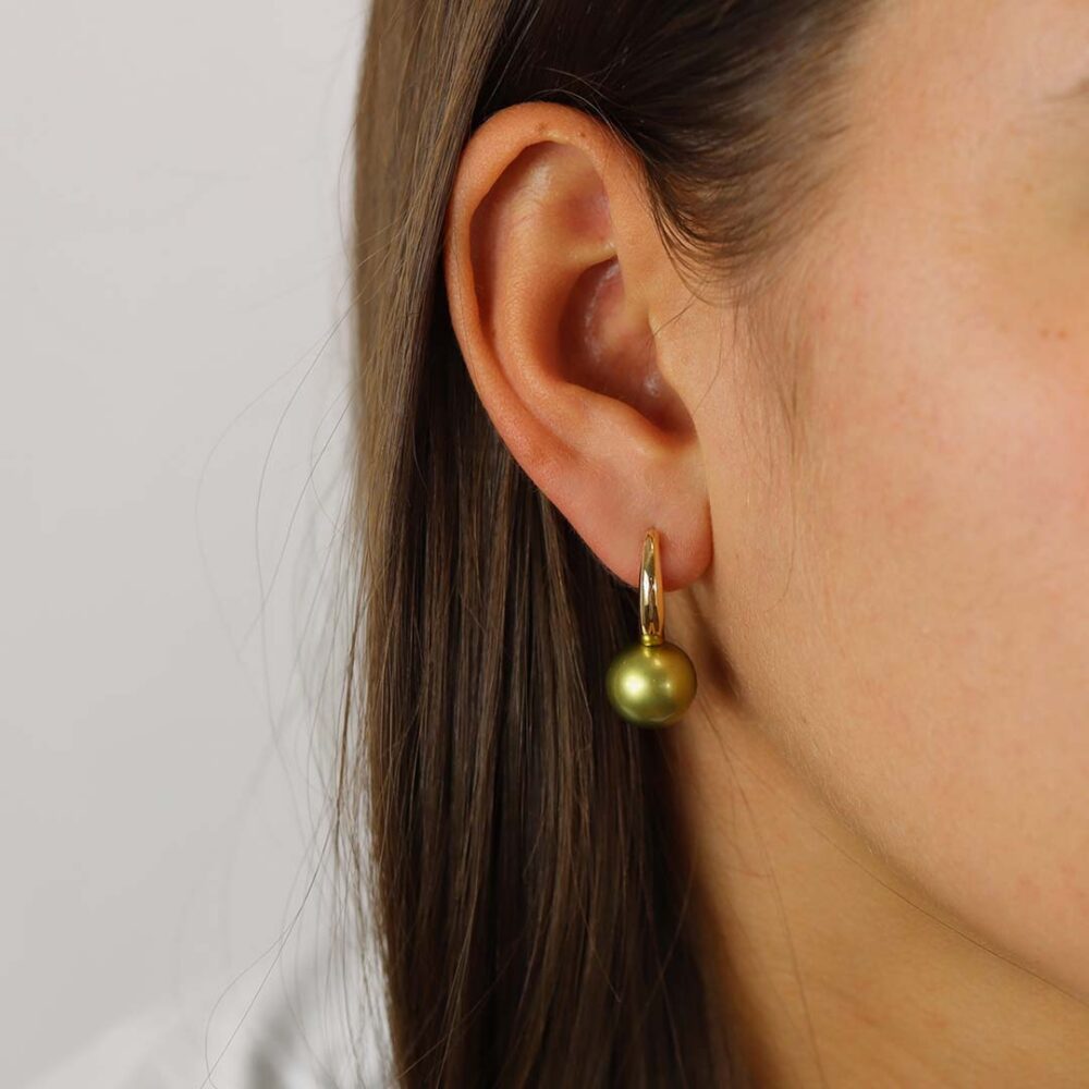Dorit Green Tatihan Pearl Gold Drop Earrings Heidi Kjeldsen Jewellery ER2628 model