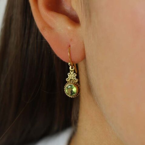 Nanna Peridot Gold Drop Earrings Heidi Kjeldsen Jewellery ER4908 model (1)