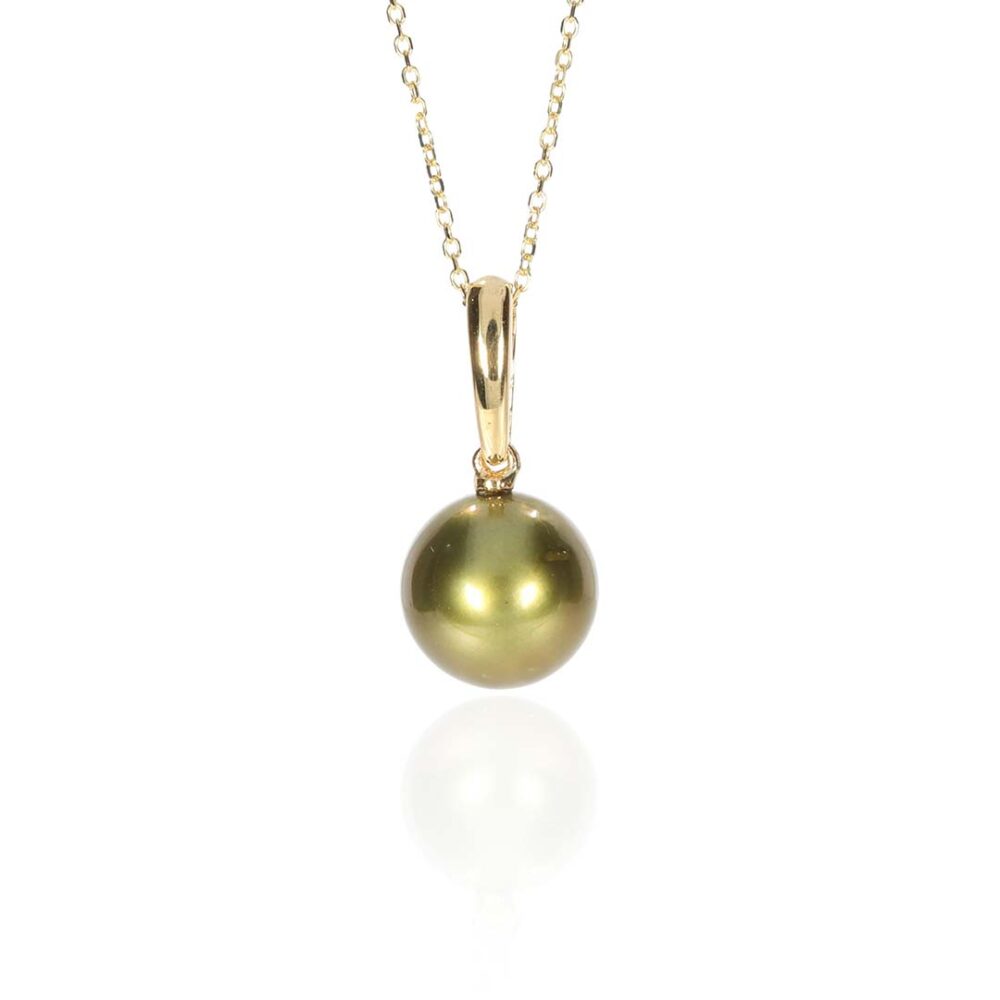 Green Tatihan Pearl Gold Pendant Heidi Kjeldsen Jewellery P1519 hanging