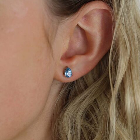 Freja Blue Topaz Pear Shaped Silver Earrings Heidi Kjeldsen jewellery ER4882 model (1)