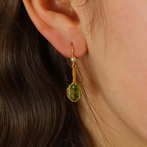 Nanna Peridot Drop Earrings Heidi Kjeldsen Jewellery ER4962 model (1)