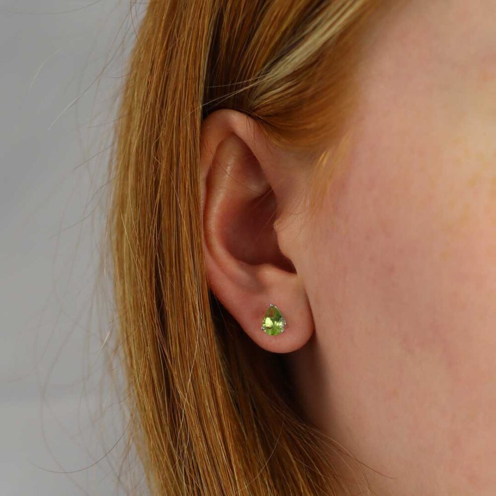 Nanna Pear Shaped Peridot Earrings Heidi Kjeldsen Jewellery ER2565 model