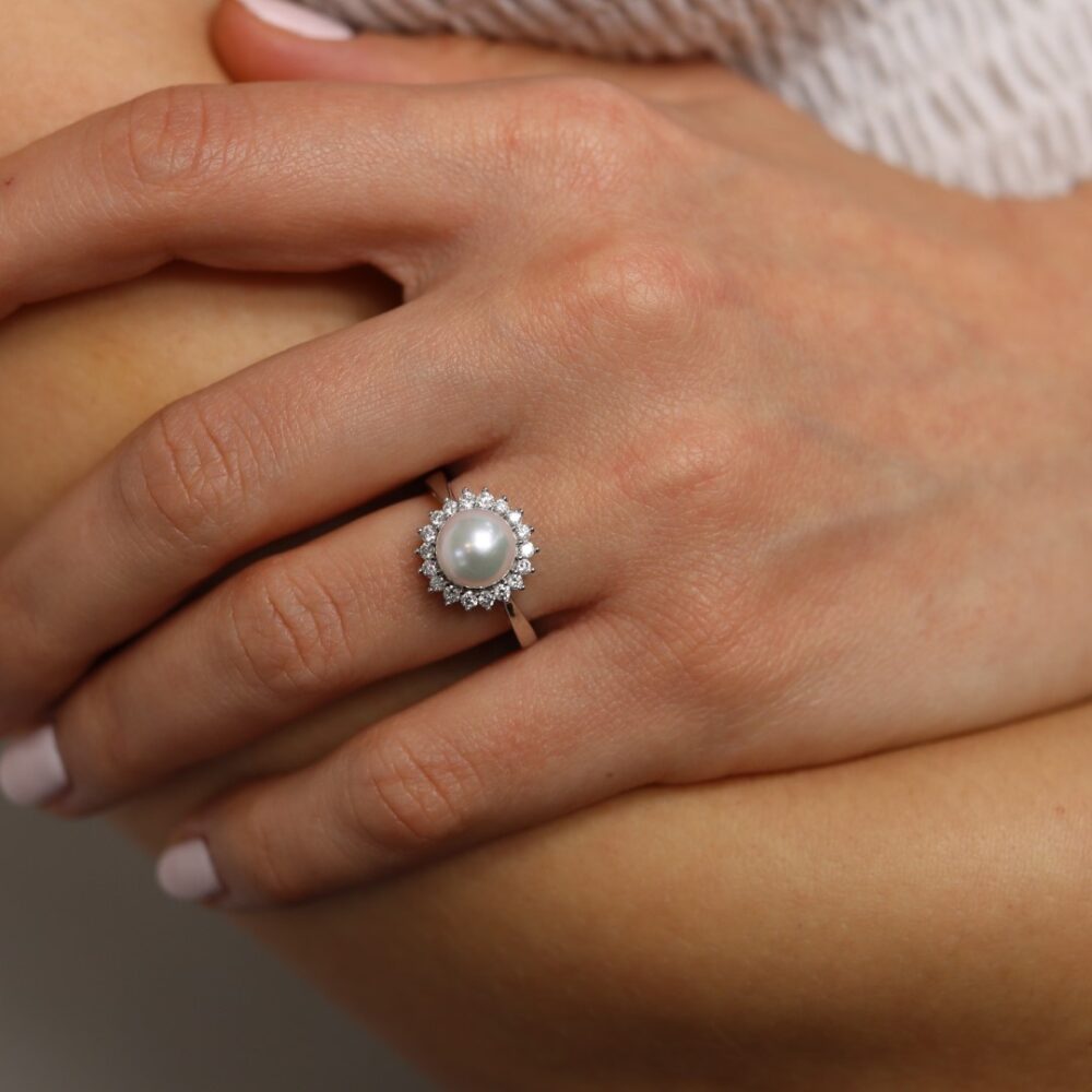 Margit Cultured Pearl Ring by Heidi Kjeldsen Jewellery ring R1336 model 8 (2)
