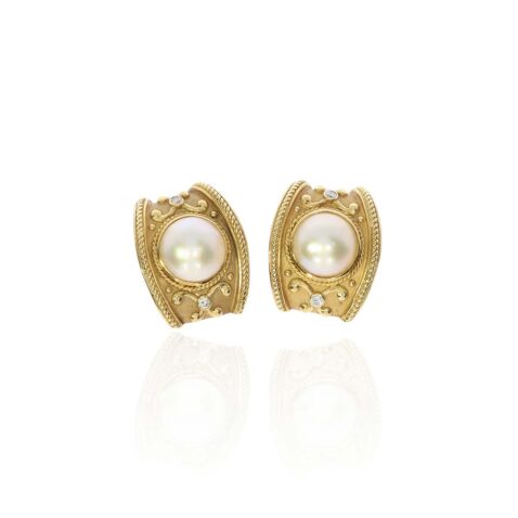 PLER002 Preloved 18ct Yellow Gold Pearl Clip On Earrings Heidi Kjeldsen Ltd white