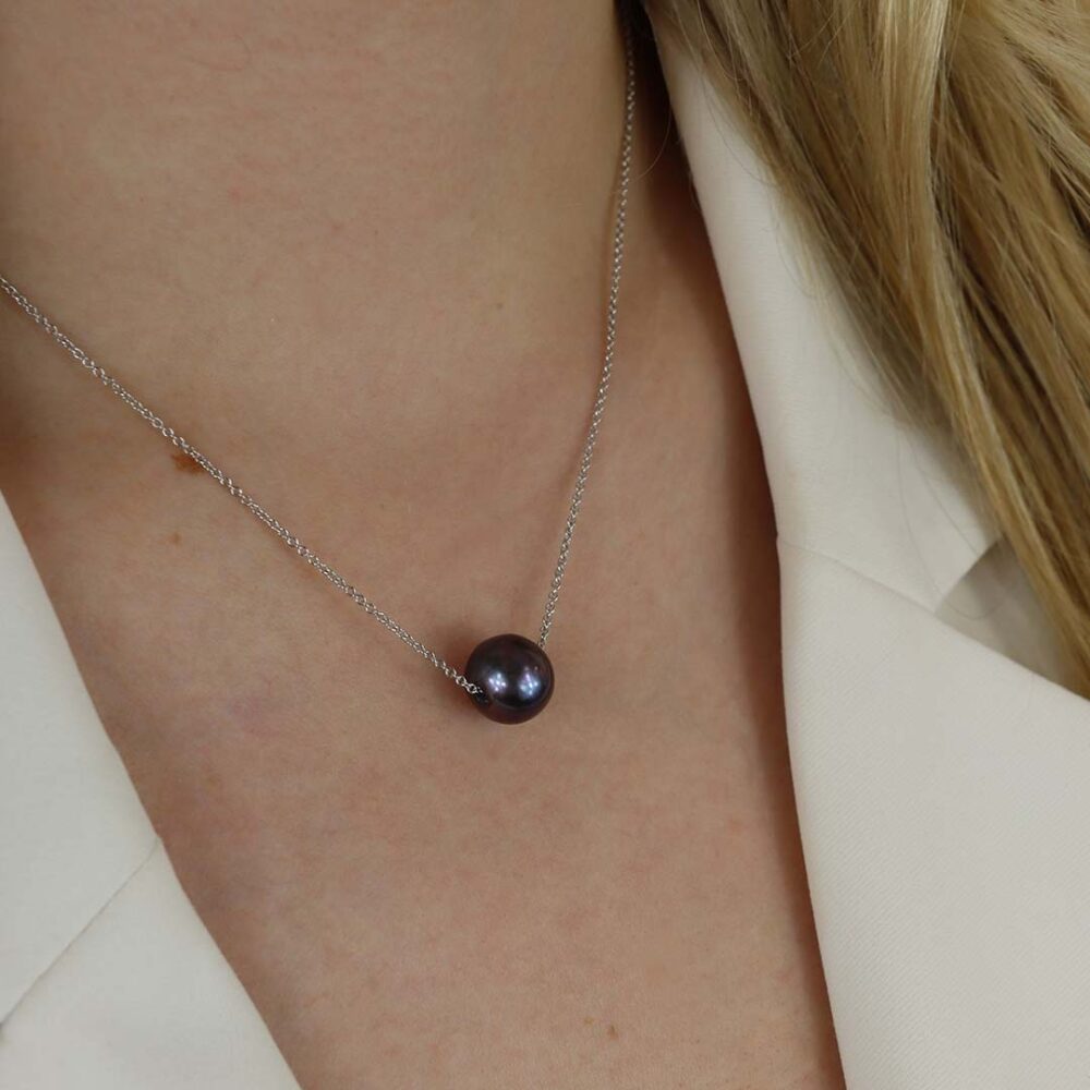 Grete Black Pearl Silver Pendant Heidi Kjeldsen Jewellery P1687 model