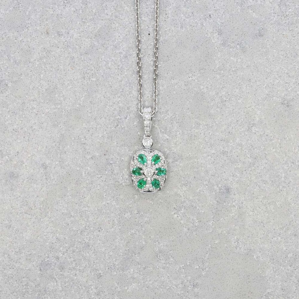 Nanna Peridot Emerald Diamond Pendant Heidi Kjeldsen Jewellery P1724 still1