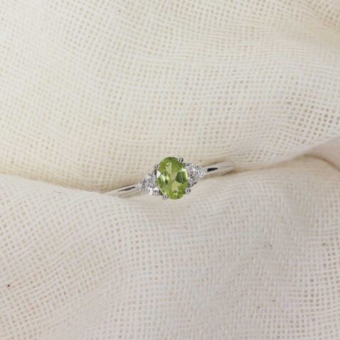 Nanna Peridot White Topaz Silver Ring Heidi Kjeldsen Jewellery R1846 R5021 still