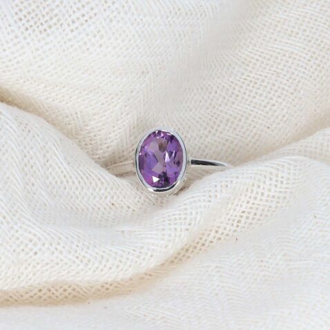 Viola Amethyst Oval Silver Ring Heidi Kjeldsen Jewellery R1871 R5014 still