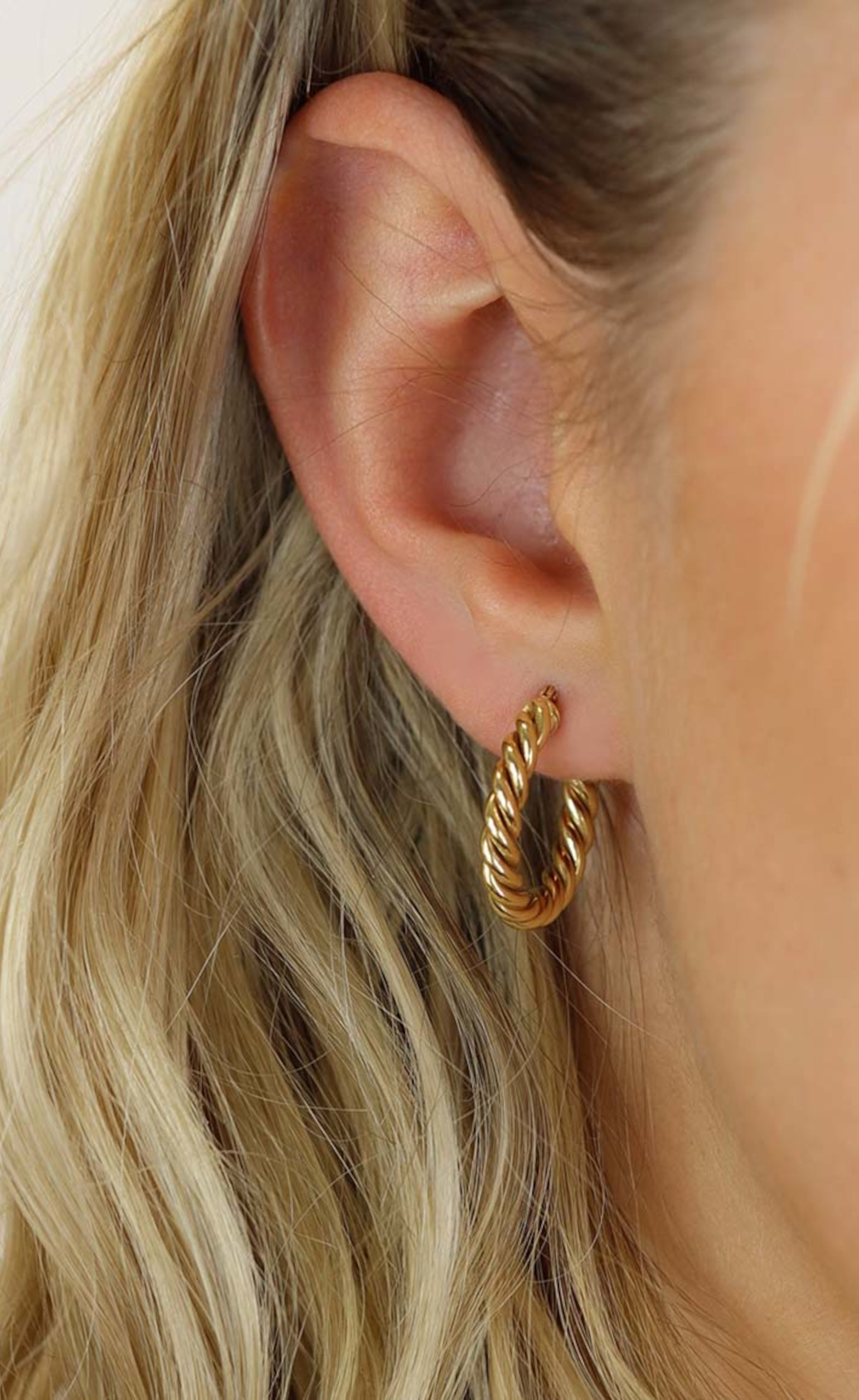 Eliza Yellow Gold Twist Earrings Large Heidi Kjeldsen Jewellery ER4924 Model