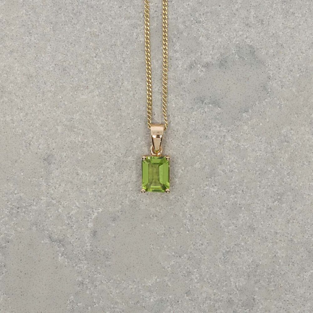 Nanna Peridot and Yellow Gold Pendant Heidi Kjeldsen Jewellery P1704 still
