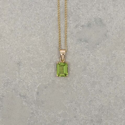Nanna Peridot and Yellow Gold Pendant Heidi Kjeldsen Jewellery P1704 still