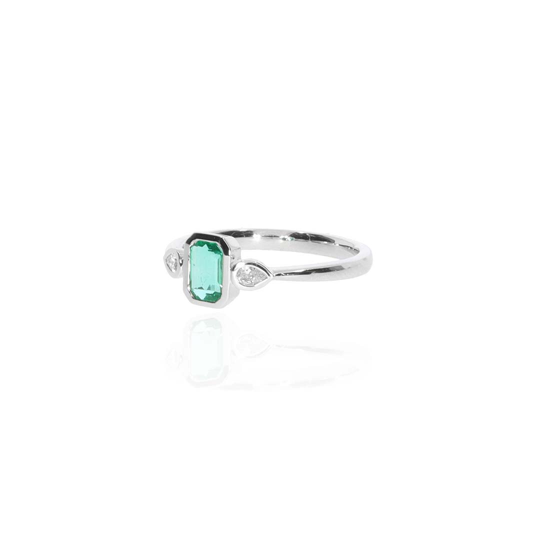 Jette Emerald and Diamond Rubover Ring Heidi Kjeldsen Jewellery R5038 side