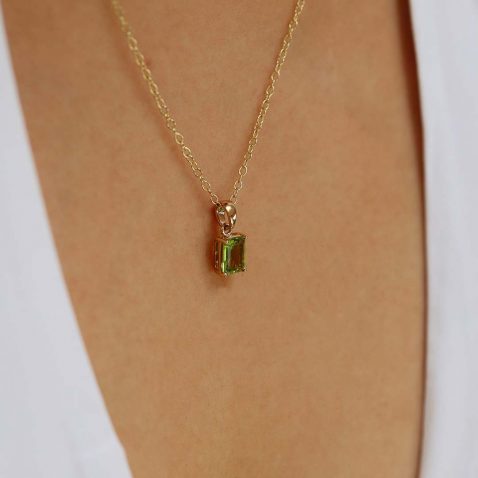 Nanna Peridot Yellow Gold Pendant Heidi Kjeldsen Jewellers P1704